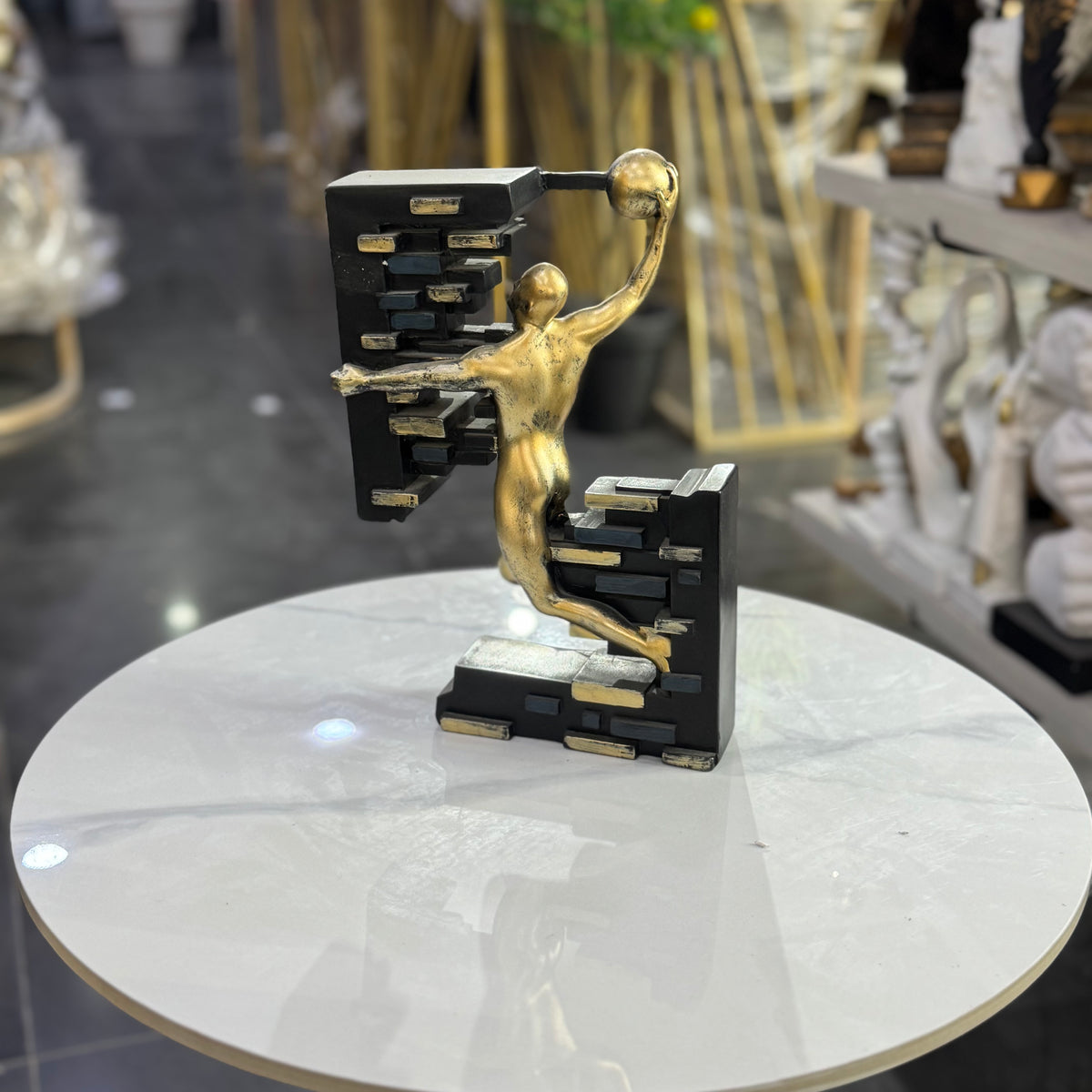 Victory Basketball Sculpture – Modern Gold Table Decor