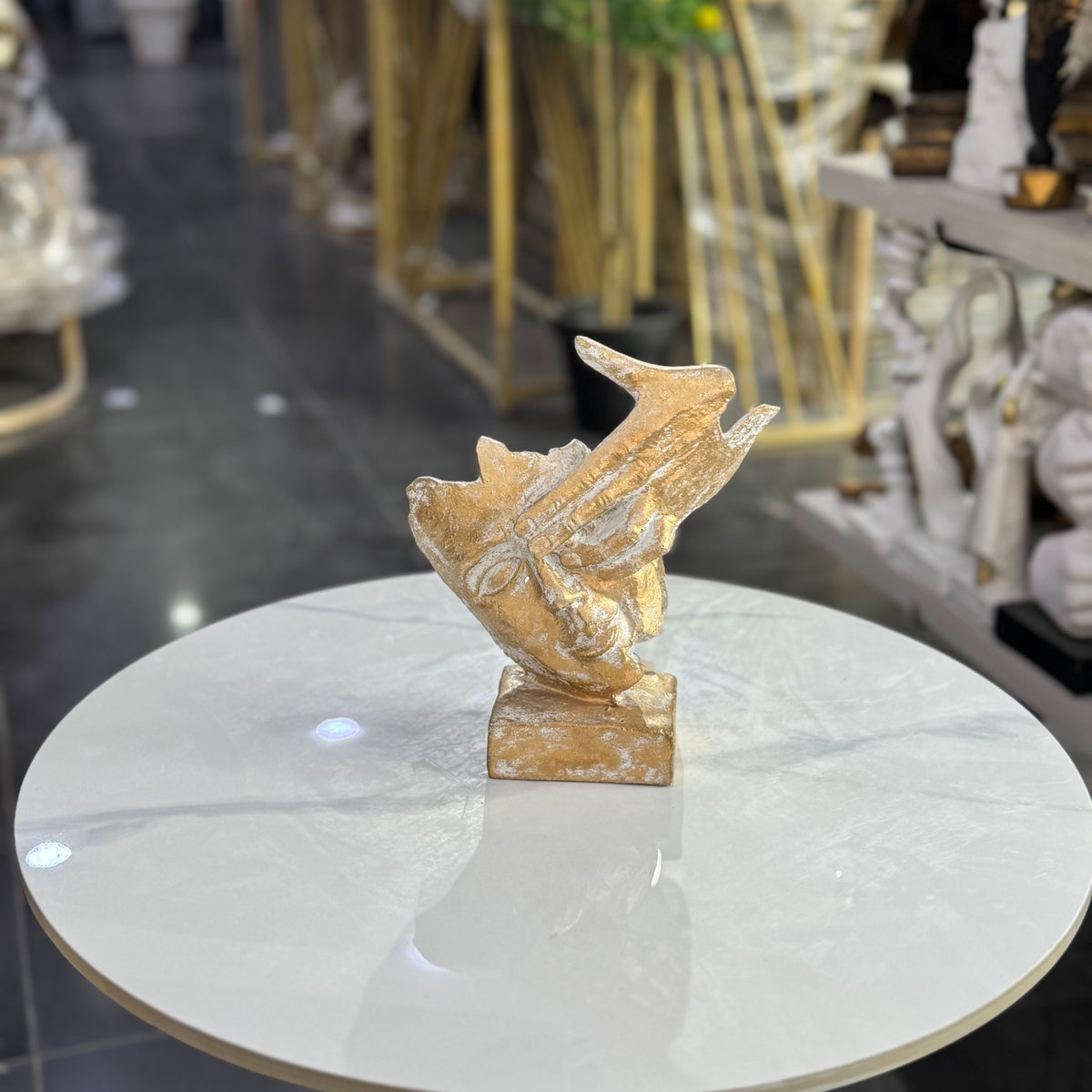 Golden Abstract Hand Face Sculpture – Modern Table Decor