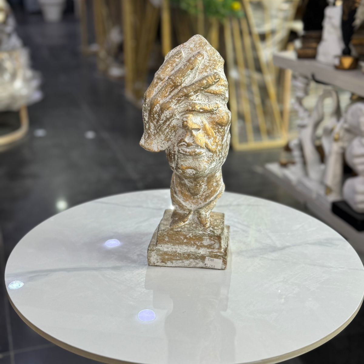 White & Gold Hidden Face Statue – Luxury Table Decor
