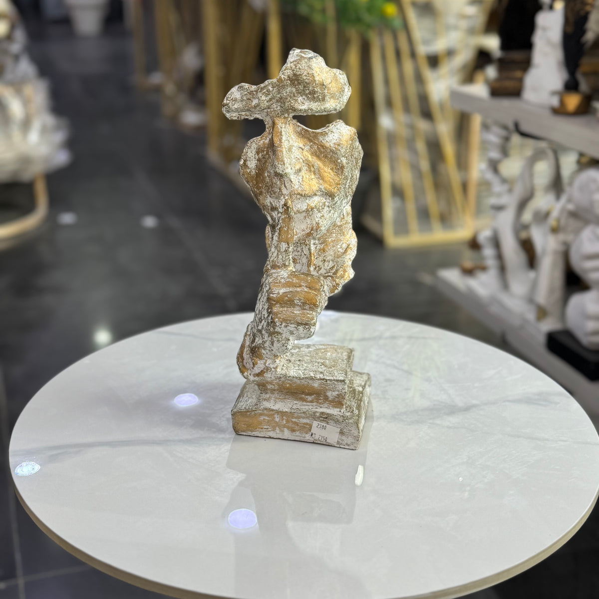 White & Gold Abstract Face Sculpture – Modern Table Decor