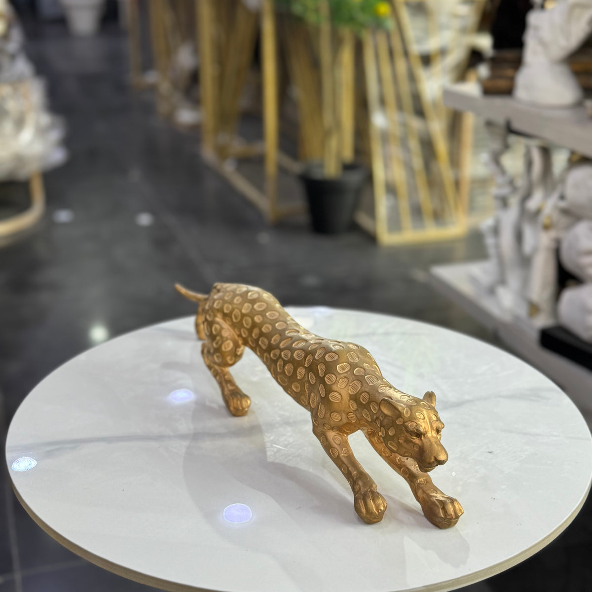 Golden Leopard Sculpture – Luxury Table Decor