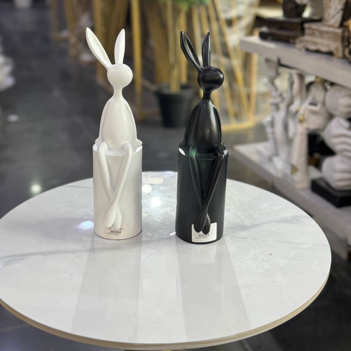 Modern Sitting Rabbit Sculpture – Minimalist Black & White Table Decor