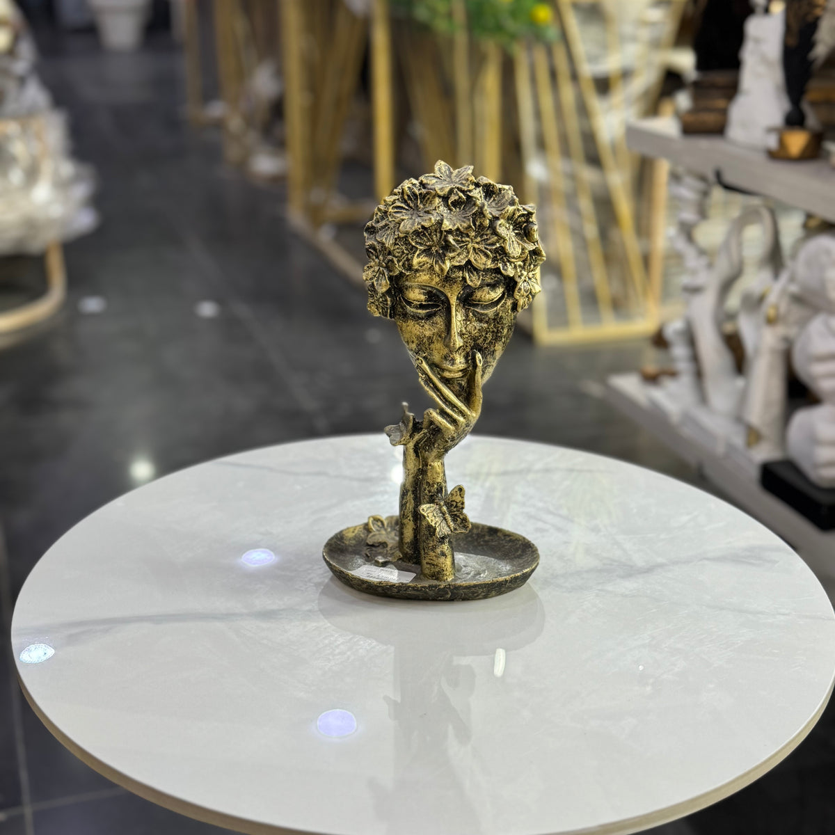 Golden Floral Face Sculpture – Luxury Table Decor